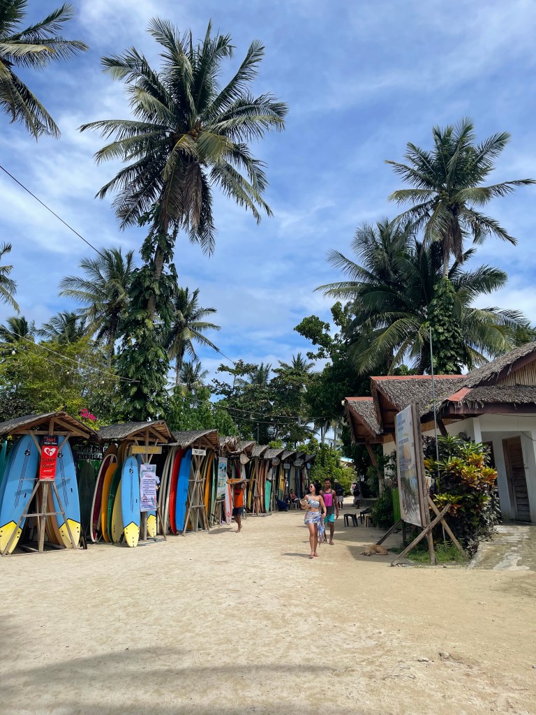 surfingSchoolSiargao